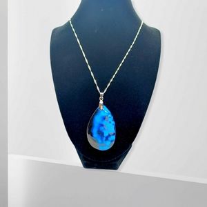 Blue fired agate pendant necklace
